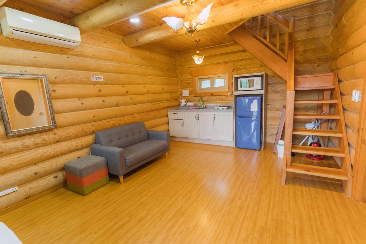 Jungmun Log Pension&Resort Seogwipo Extérieur photo