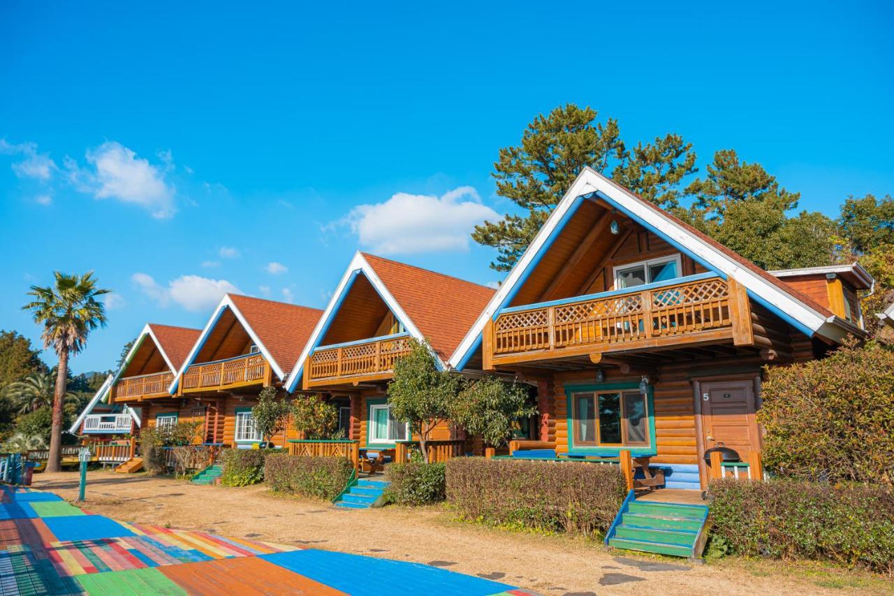 Jungmun Log Pension&Resort Seogwipo Extérieur photo