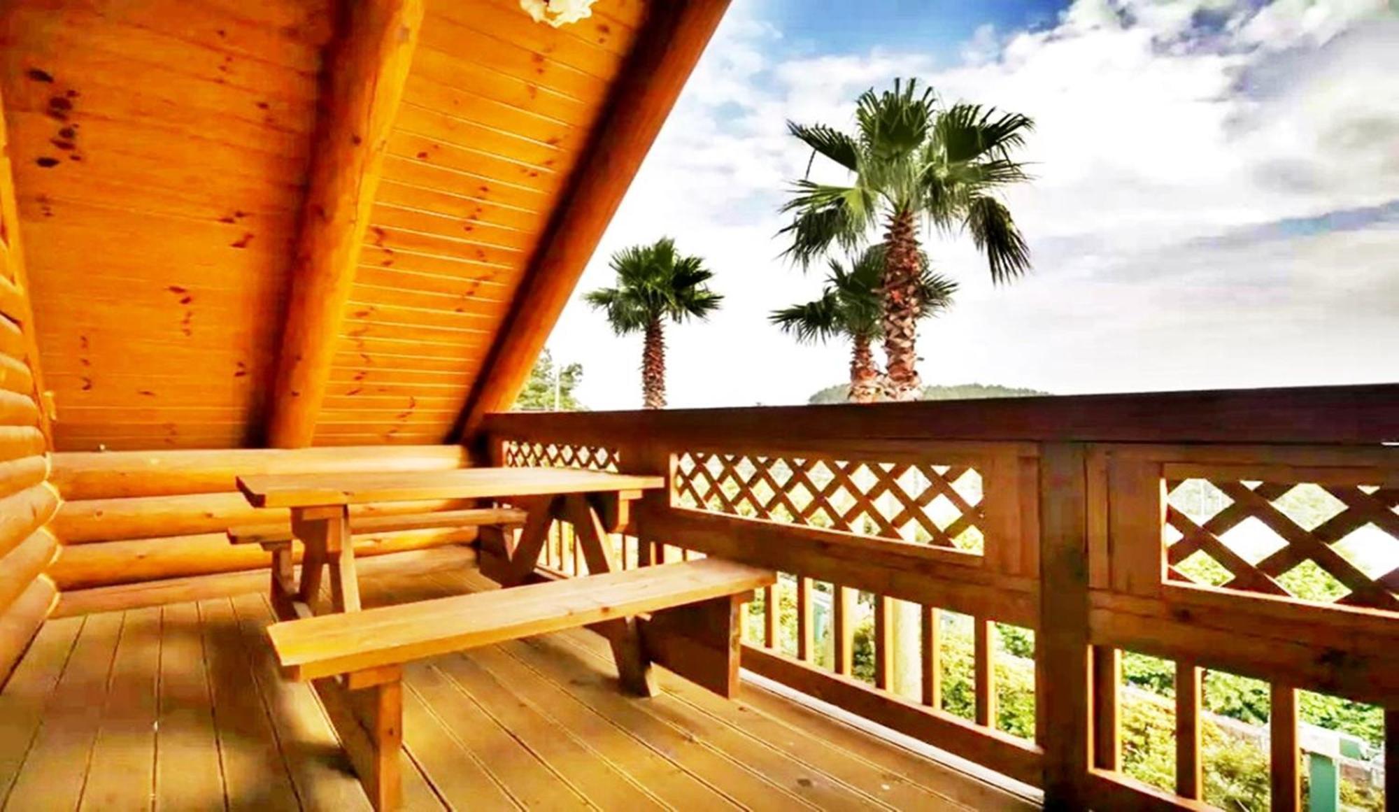 Jungmun Log Pension&Resort Seogwipo Extérieur photo