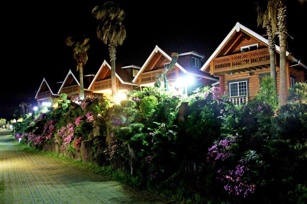 Jungmun Log Pension&Resort Seogwipo Extérieur photo