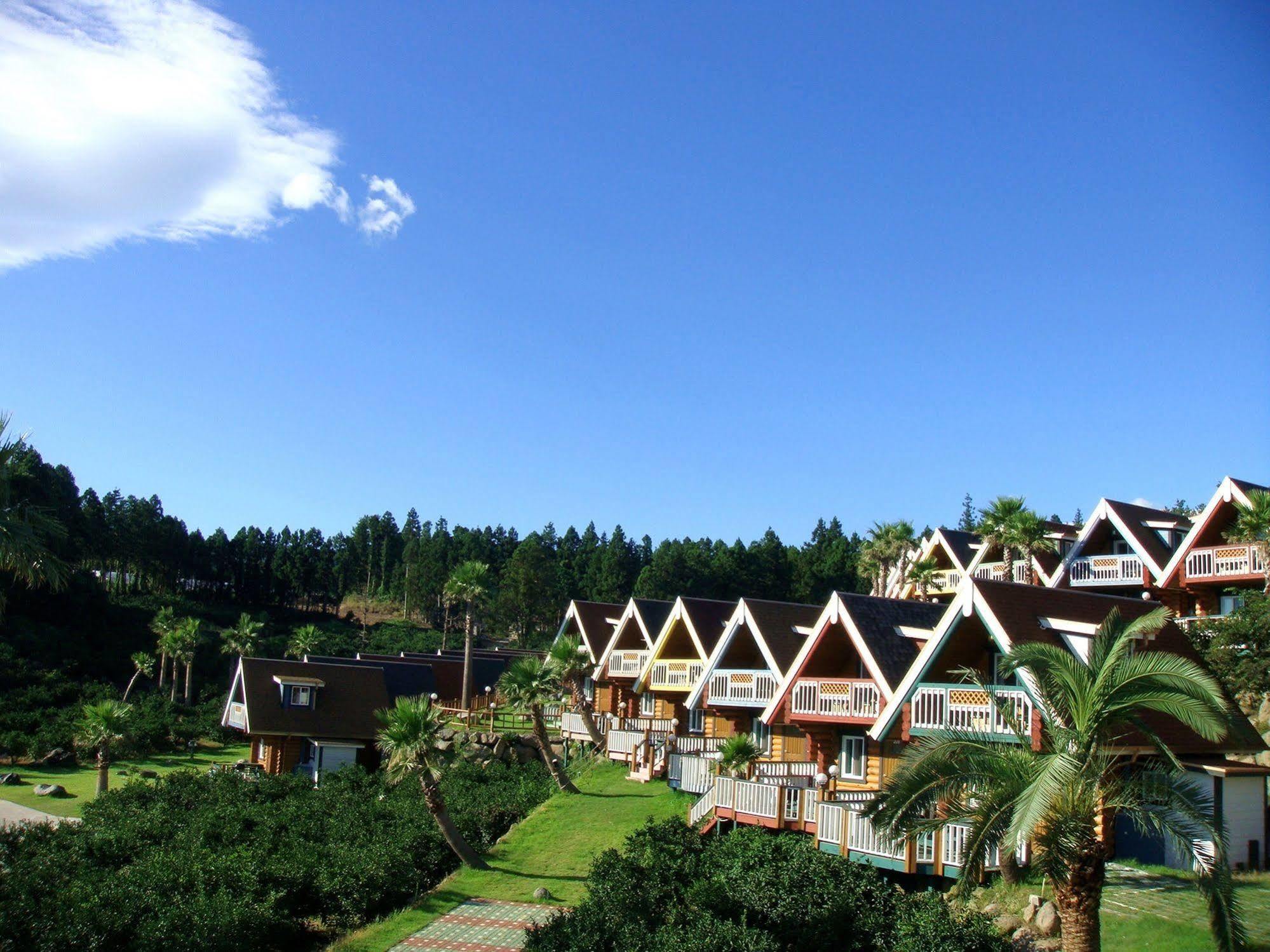 Jungmun Log Pension&Resort Seogwipo Extérieur photo